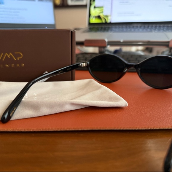 SELENE - NEW - Black Oval Sunglasses - Picture 7 of 7